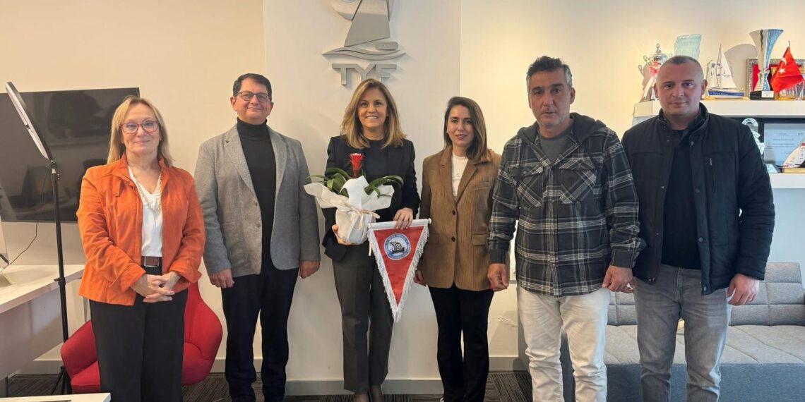 Yelken Federasyonu’na Foça’dan ziyaret