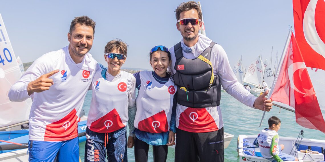 Optimistte Tarih Yazdık