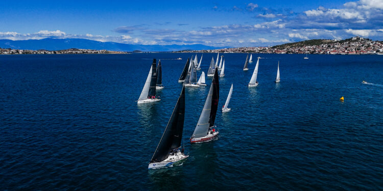 Ayvalık Yelken Kulübü’nde Neşeli Bir Rüzgar Esti / Atilla Gökova Yazdı