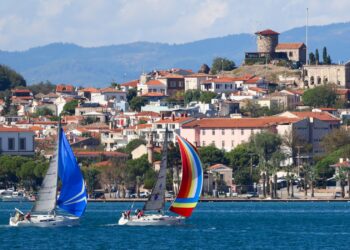 Ayvalık’ta yelkenler eğitime açıldı