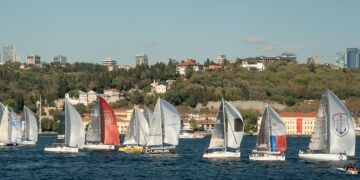 İSTANBUL BOĞAZI’NDA CUMHURİYET COŞKUSU