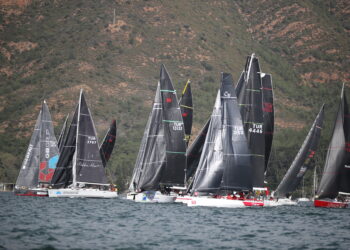 Ahmet Eker Marmaris’te lider başladı